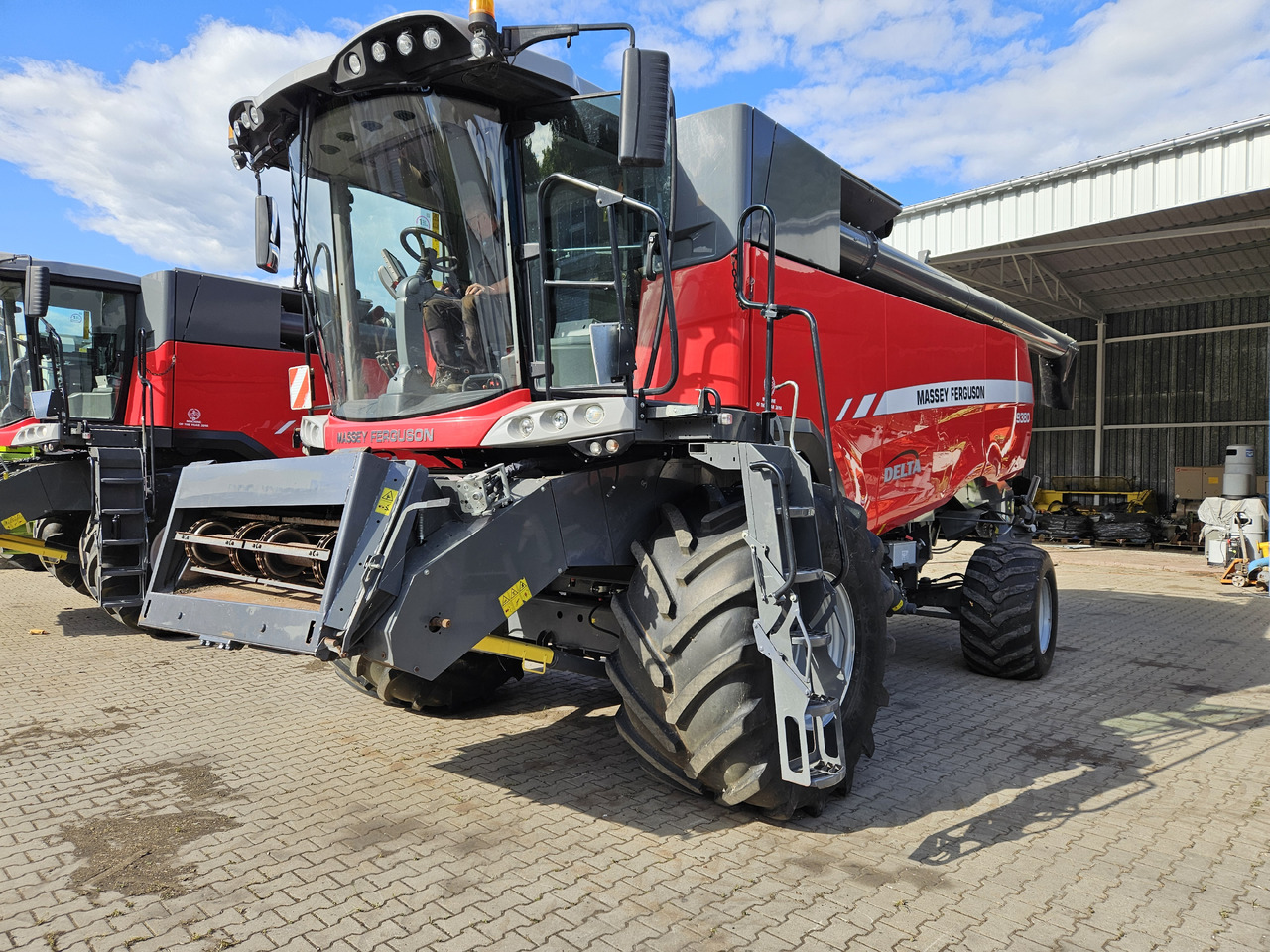 Massey Ferguson Delta 9380 - Sklízecí mlátička: obrázek 2 Massey Ferguson Delta 9380 - Sklízecí mlátička: obrázek 2