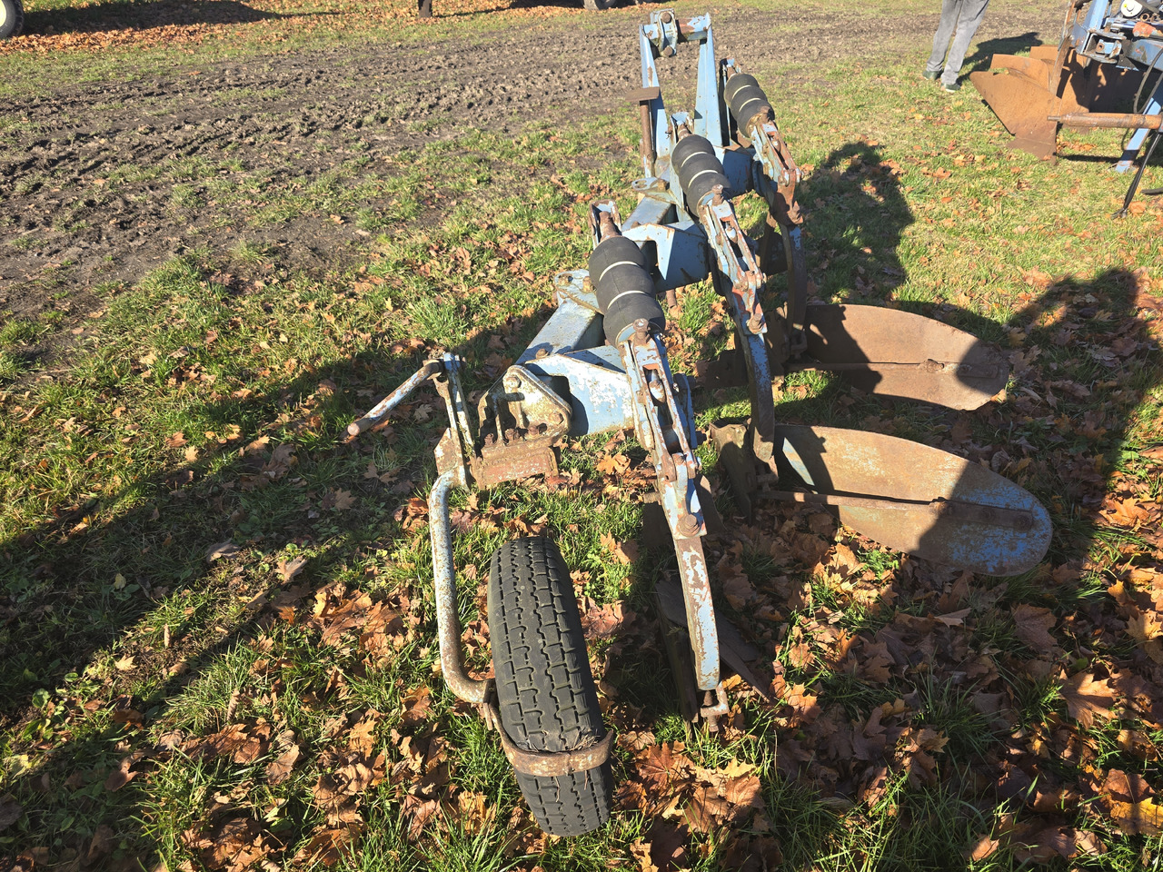 Overum 3 - Pluh: obrázek 4 Overum 3 - Pluh: obrázek 4