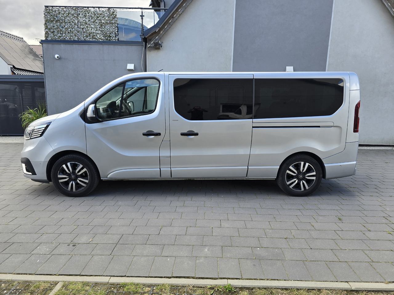 RENAULT Trafic SPACECLASS Premium - Mikrobus: obrázek 4 RENAULT Trafic SPACECLASS Premium - Mikrobus: obrázek 4