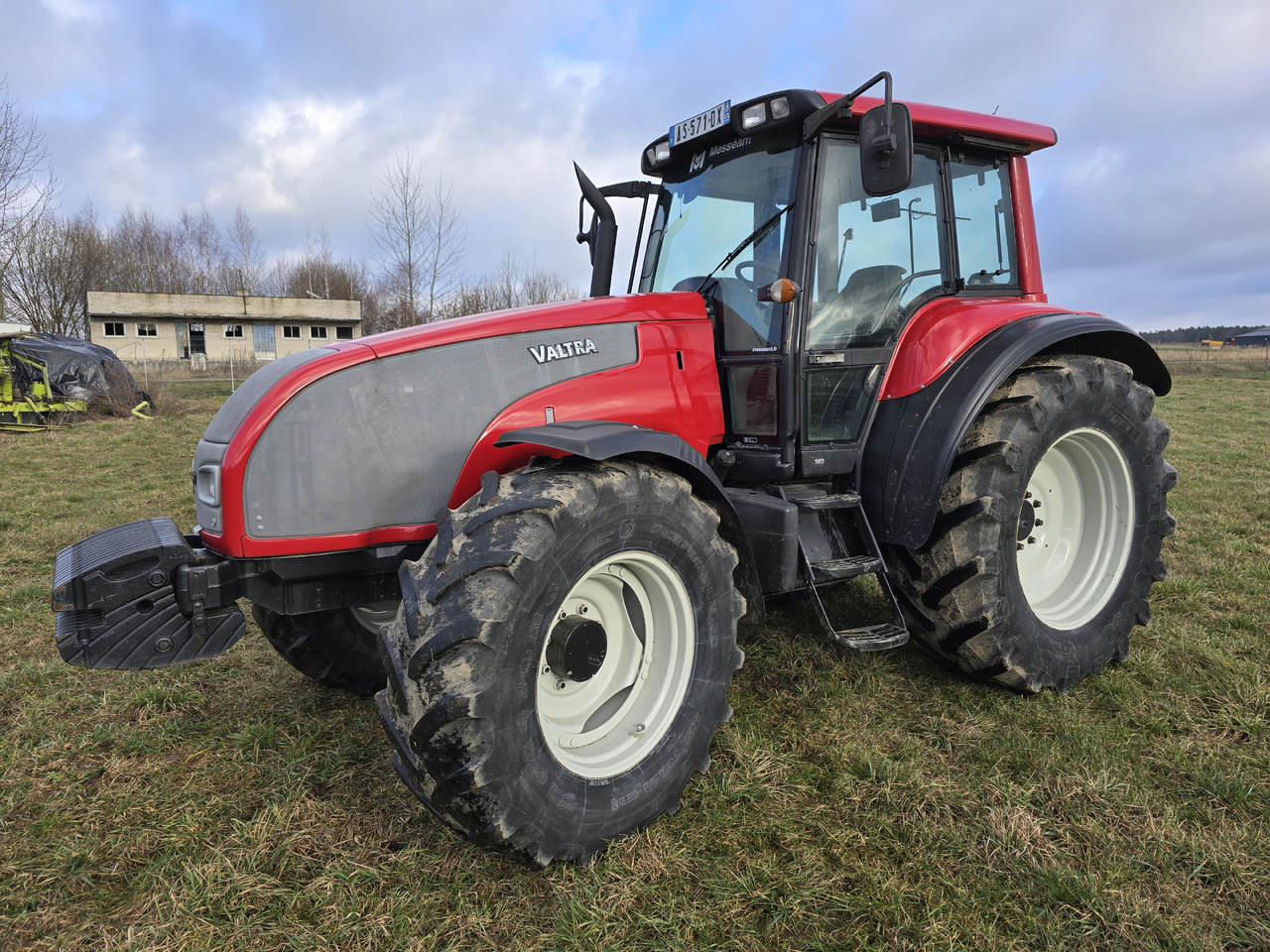 VALTRA T140 - Traktor: obrázek 4 VALTRA T140 - Traktor: obrázek 4