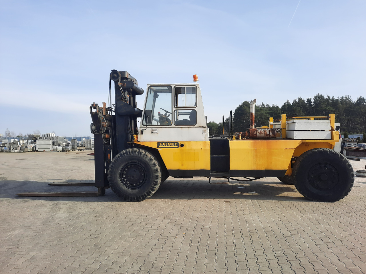 Valmet TD2712 - A25036 - Kontejnerový manipulátor: obrázek 1 Valmet TD2712 - A25036 - Kontejnerový manipulátor: obrázek 1