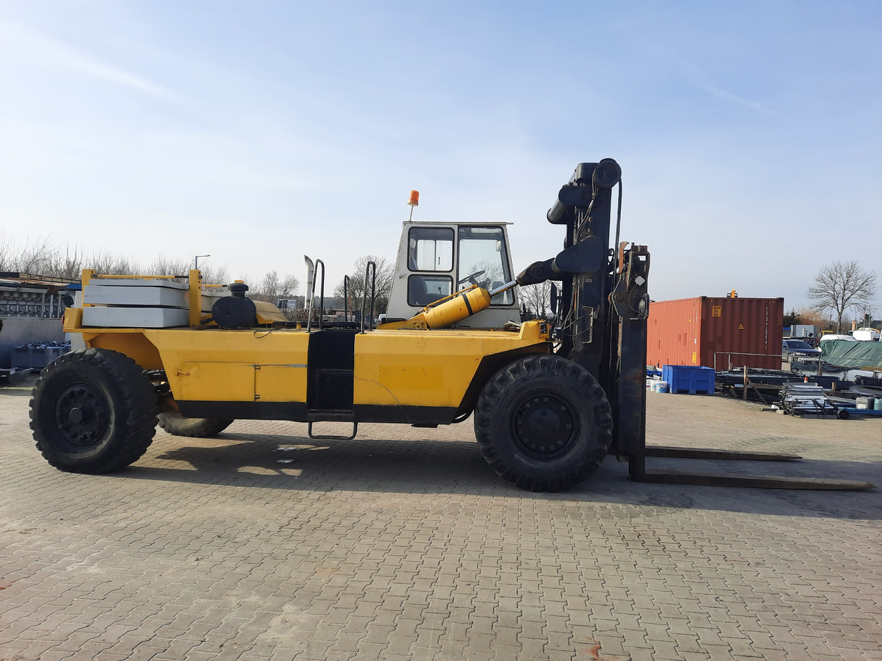 Valmet TD2712 - A25036 - Kontejnerový manipulátor: obrázek 3 Valmet TD2712 - A25036 - Kontejnerový manipulátor: obrázek 3