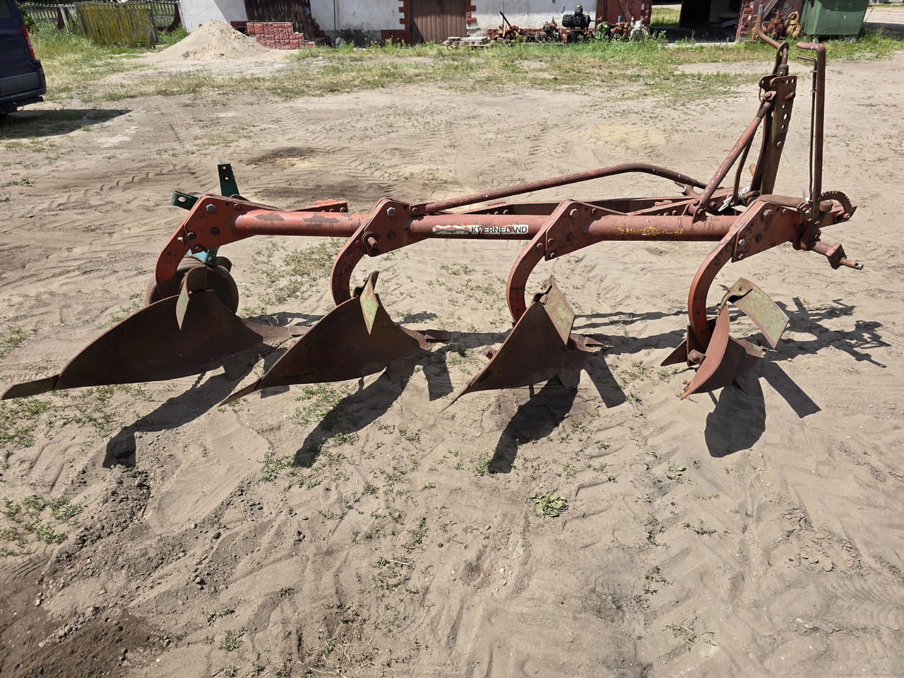 Kverneland 4 skibowy zagonowy - Pluh: obrázek 2 Kverneland 4 skibowy zagonowy - Pluh: obrázek 2