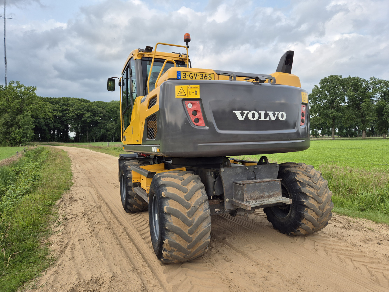 VOLVO EW 140 D - Kolesové rýpadlo: obrázek 3 VOLVO EW 140 D - Kolesové rýpadlo: obrázek 3
