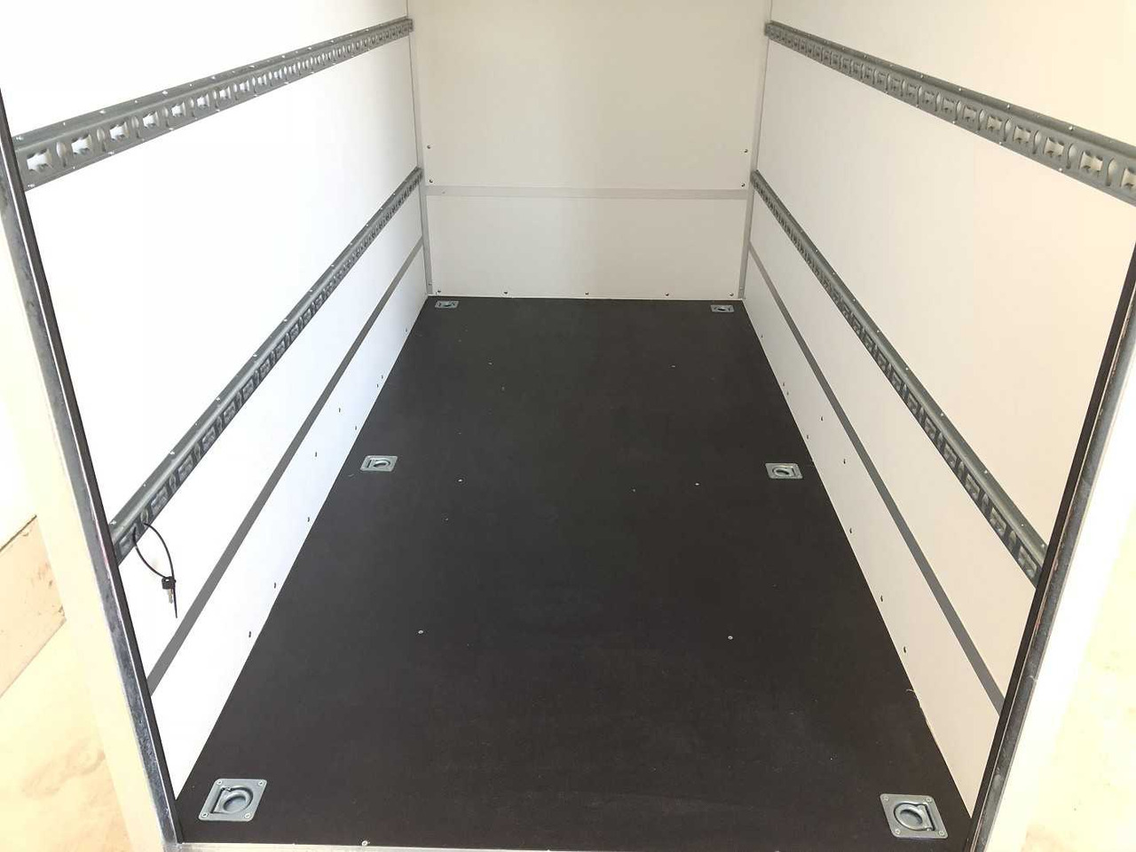 BLYSS F1330HD Rampe Kofferanhänger - Skříňový přívěs: obrázek 4 BLYSS F1330HD Rampe Kofferanhänger - Skříňový přívěs: obrázek 4