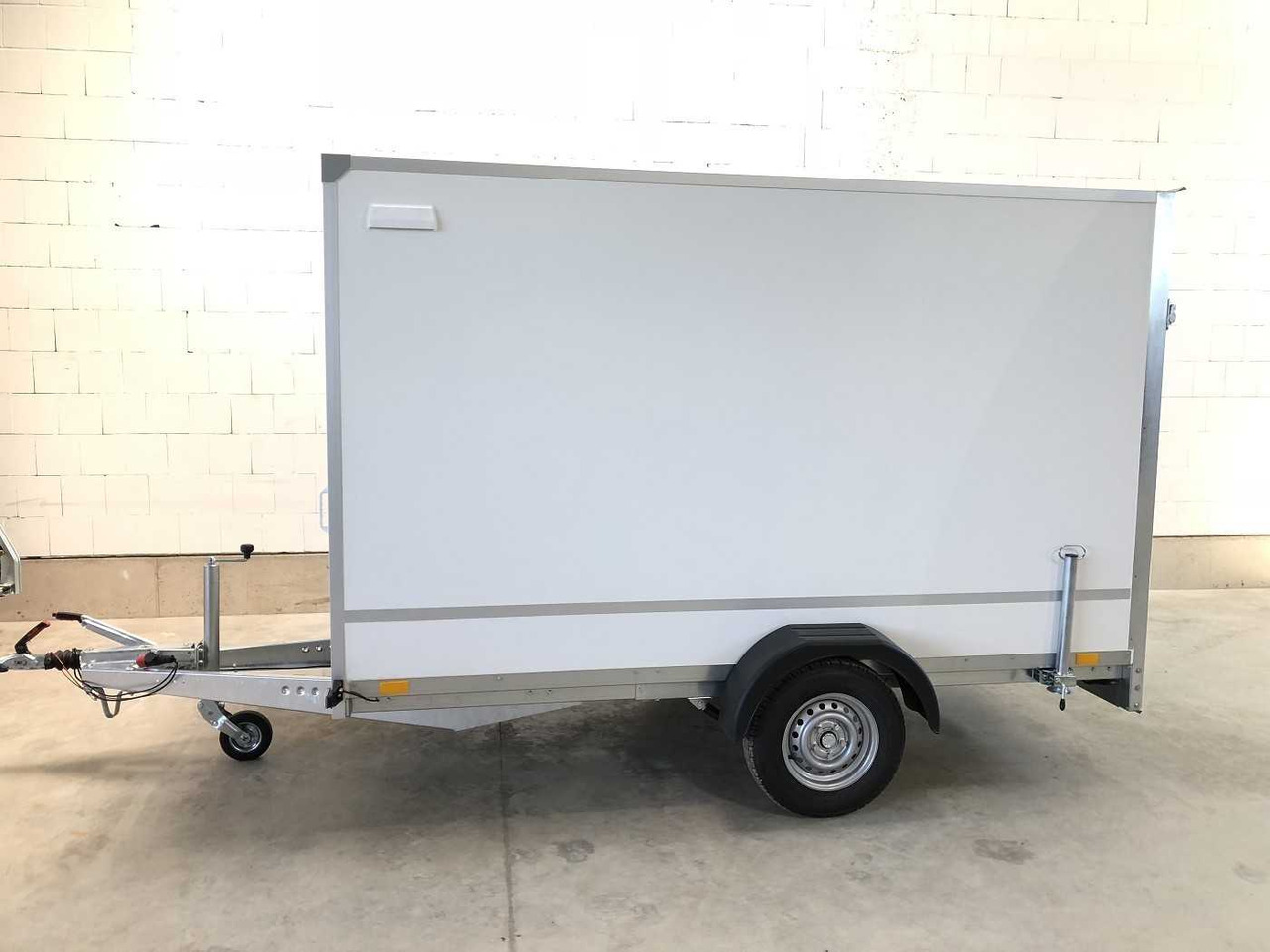 BLYSS F1330HD Rampe Tür Kofferanhänger - Skříňový přívěs: obrázek 2 BLYSS F1330HD Rampe Tür Kofferanhänger - Skříňový přívěs: obrázek 2
