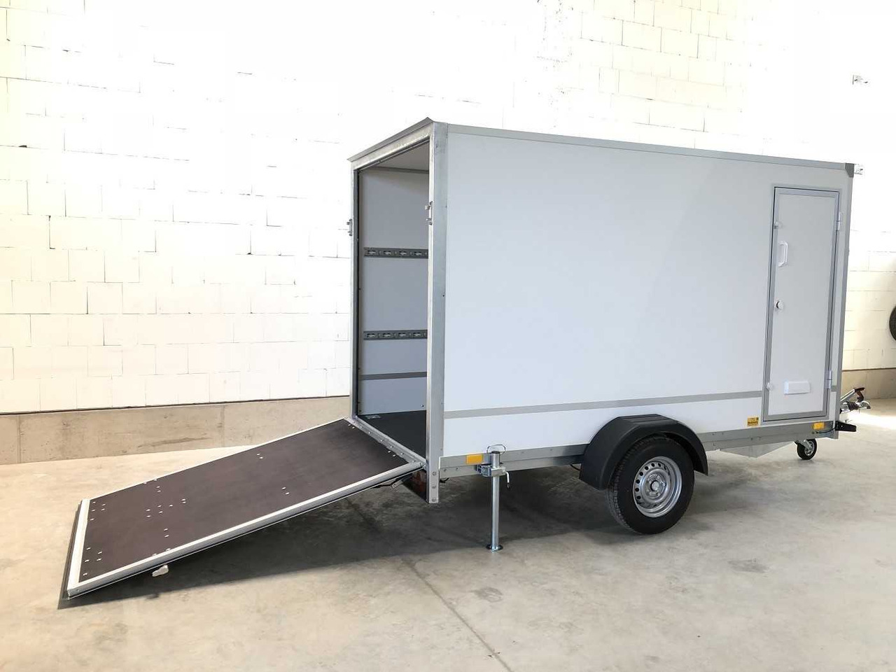 BLYSS F1330HD Rampe Tür Kofferanhänger - Skříňový přívěs: obrázek 3 BLYSS F1330HD Rampe Tür Kofferanhänger - Skříňový přívěs: obrázek 3
