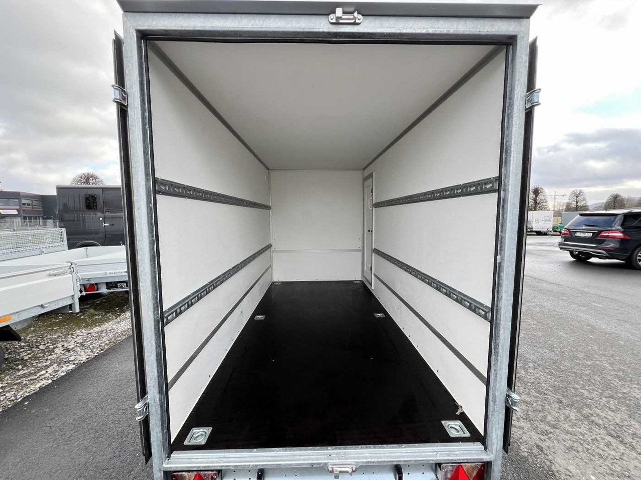 BLYSS F1330HD Seitentür Kofferanhänger - Skříňový přívěs: obrázek 4 BLYSS F1330HD Seitentür Kofferanhänger - Skříňový přívěs: obrázek 4