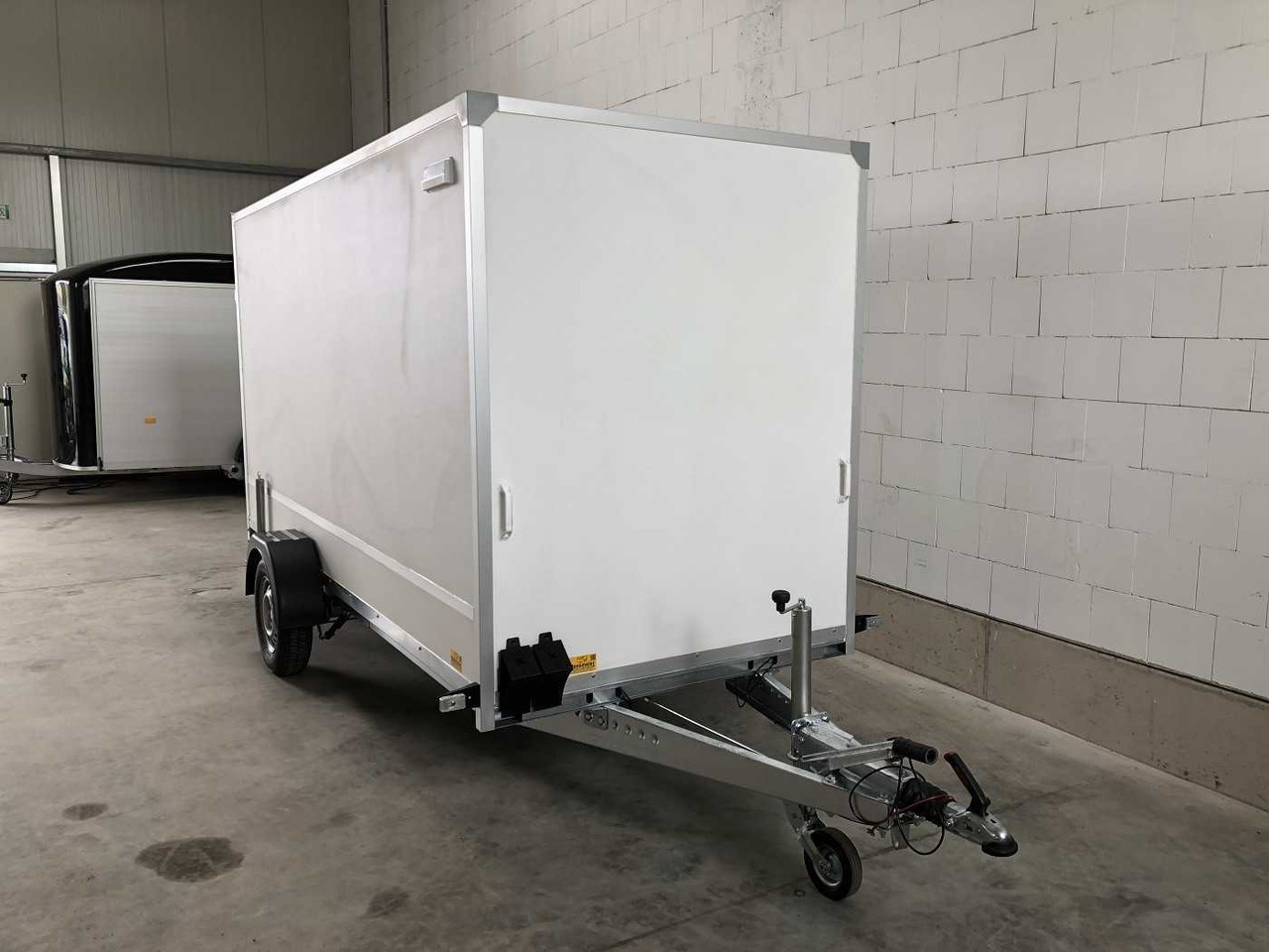 BLYSS F1336HD Rampe Kofferanhänger - Skříňový přívěs: obrázek 3 BLYSS F1336HD Rampe Kofferanhänger - Skříňový přívěs: obrázek 3