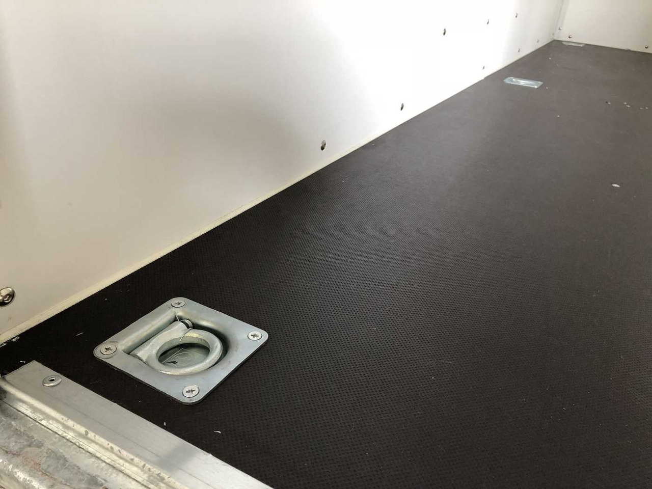 Nový Skříňový přívěs BLYSS F2030HTD Seitentür Kofferanhänger: obrázek 19 Nový Skříňový přívěs BLYSS F2030HTD Seitentür Kofferanhänger: obrázek 19