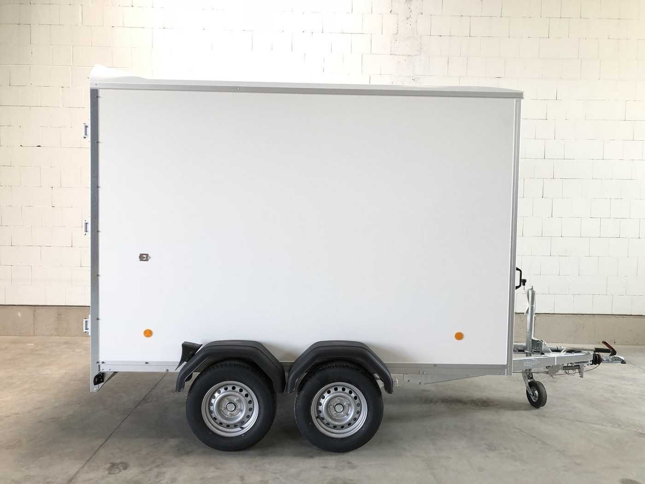 BOECKMANN KT 3015/27 H Kofferanhänger - Skříňový přívěs: obrázek 1 BOECKMANN KT 3015/27 H Kofferanhänger - Skříňový přívěs: obrázek 1