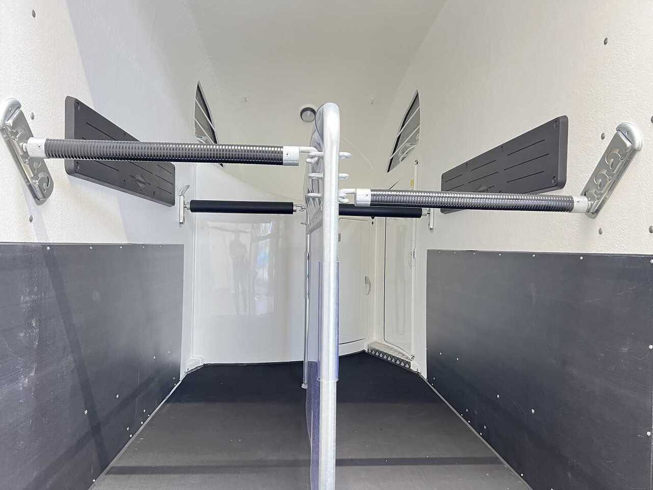 BOECKMANN Master 21 CFF Pferdeanhänger leasing BOECKMANN Master 21 CFF Pferdeanhänger: obrázek 6 BOECKMANN Master 21 CFF Pferdeanhänger leasing BOECKMANN Master 21 CFF Pferdeanhänger: obrázek 6