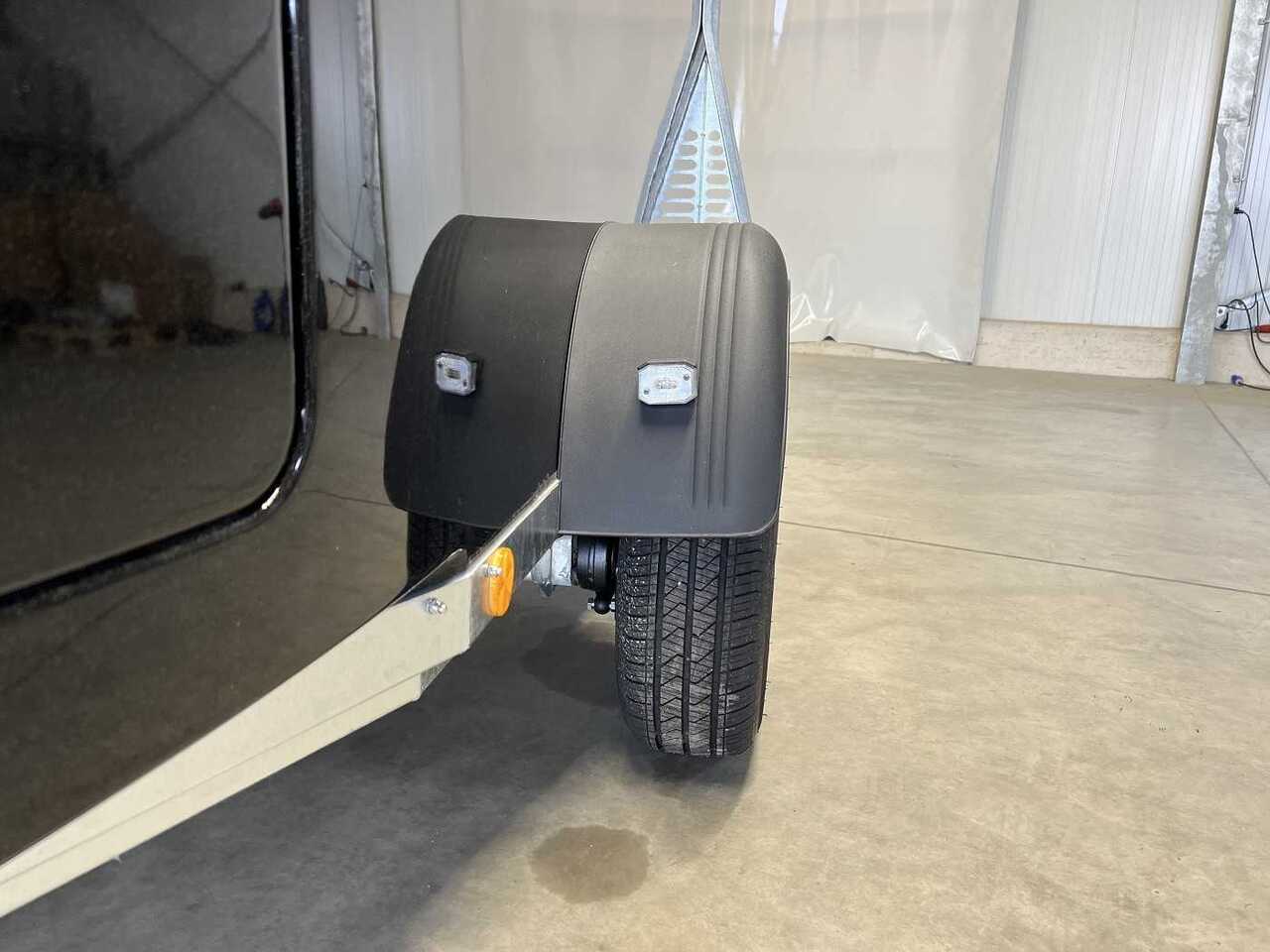 BOECKMANN Master 21 CFF Pferdeanhänger leasing BOECKMANN Master 21 CFF Pferdeanhänger: obrázek 21 BOECKMANN Master 21 CFF Pferdeanhänger leasing BOECKMANN Master 21 CFF Pferdeanhänger: obrázek 21