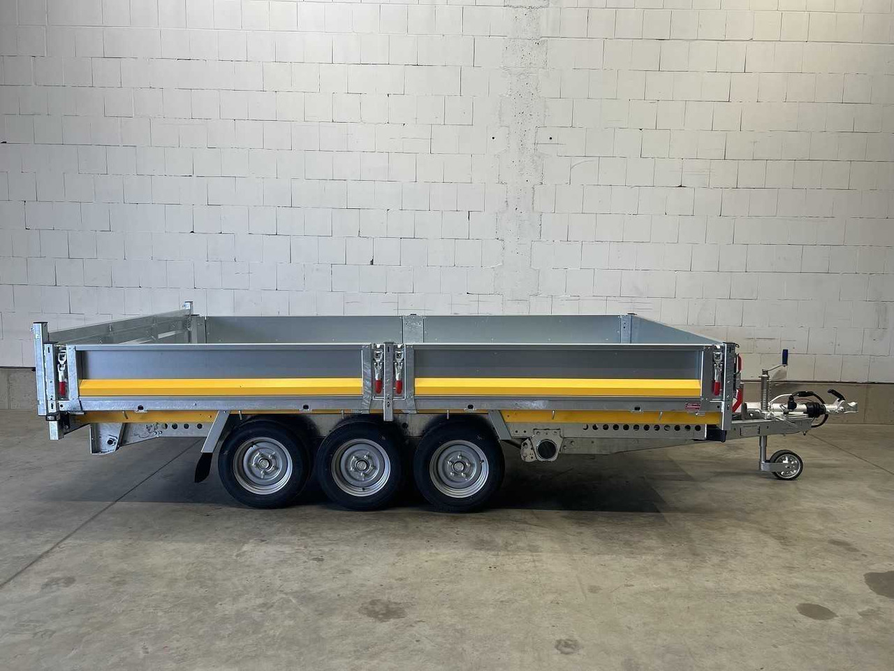 BRIAN_JAMES Cargo Tipper 2 3-Achser Rückwärtskipper - Sklápěcí přívěs: obrázek 5 BRIAN_JAMES Cargo Tipper 2 3-Achser Rückwärtskipper - Sklápěcí přívěs: obrázek 5