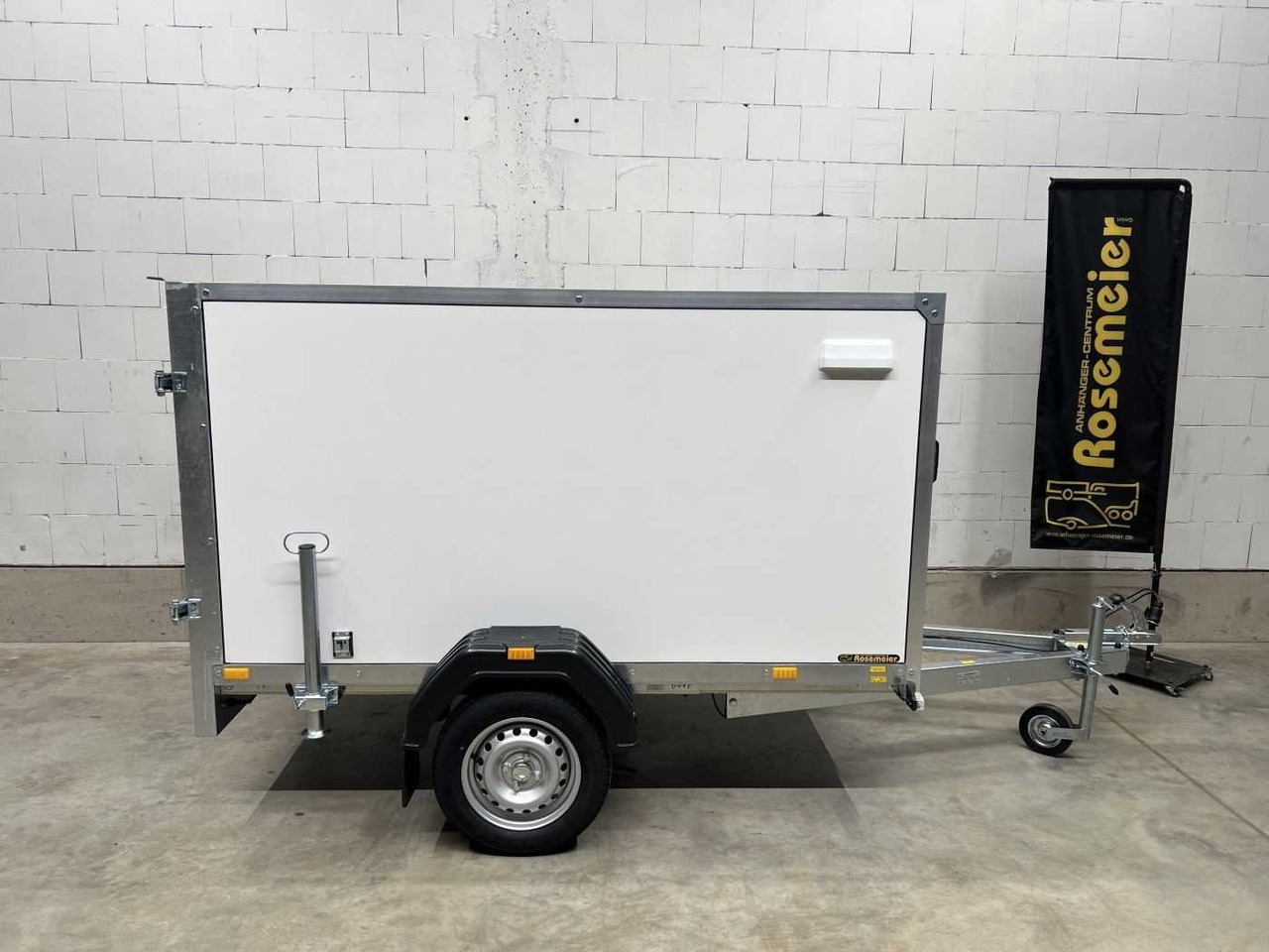 CHEVAL LIBERTE DEBON C220 Roadster Kofferanhänger - Skříňový přívěs: obrázek 2 CHEVAL LIBERTE DEBON C220 Roadster Kofferanhänger - Skříňový přívěs: obrázek 2