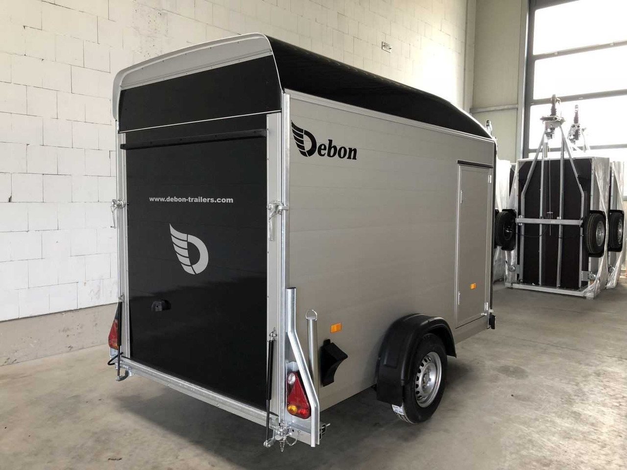 CHEVAL LIBERTE DEBON C300 Roadster Kofferanhänger - Přepravník motocyklů: obrázek 4 CHEVAL LIBERTE DEBON C300 Roadster Kofferanhänger - Přepravník motocyklů: obrázek 4