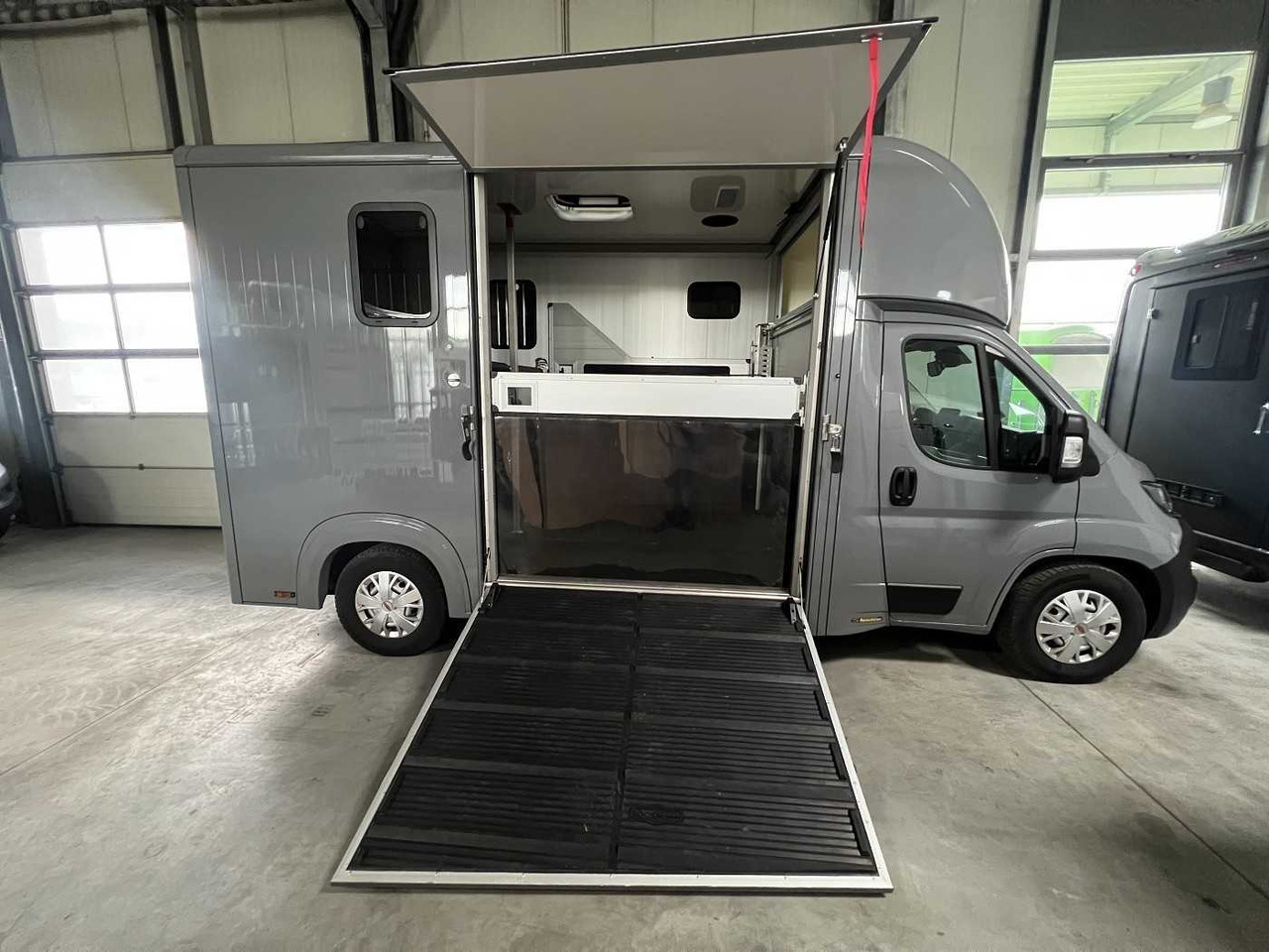 Fiat Compact Basic LKW - Auto na přepravu koní: obrázek 1 Fiat Compact Basic LKW - Auto na přepravu koní: obrázek 1