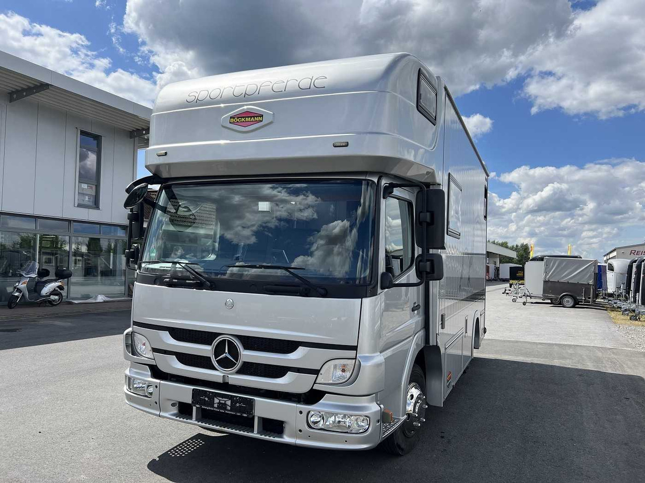 MERCEDES-BENZ Atego 918L LKW - Auto na přepravu koní: obrázek 5 MERCEDES-BENZ Atego 918L LKW - Auto na přepravu koní: obrázek 5