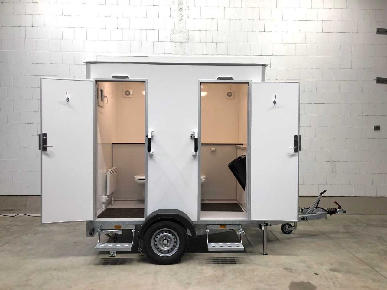 1 Damen, 1 Herren + 1 Urinal Toilettenanhänger - Přívěs: obrázek 1 1 Damen, 1 Herren + 1 Urinal Toilettenanhänger - Přívěs: obrázek 1