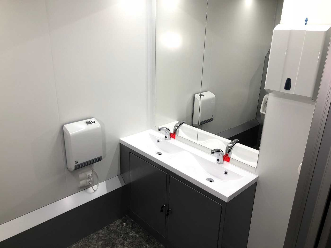 ROSEMEIER VE 3 Damen, 1 Herren, 4 Urinale Toilettenanhänger leasing ROSEMEIER VE 3 Damen, 1 Herren, 4 Urinale Toilettenanhänger: obrázek 25
