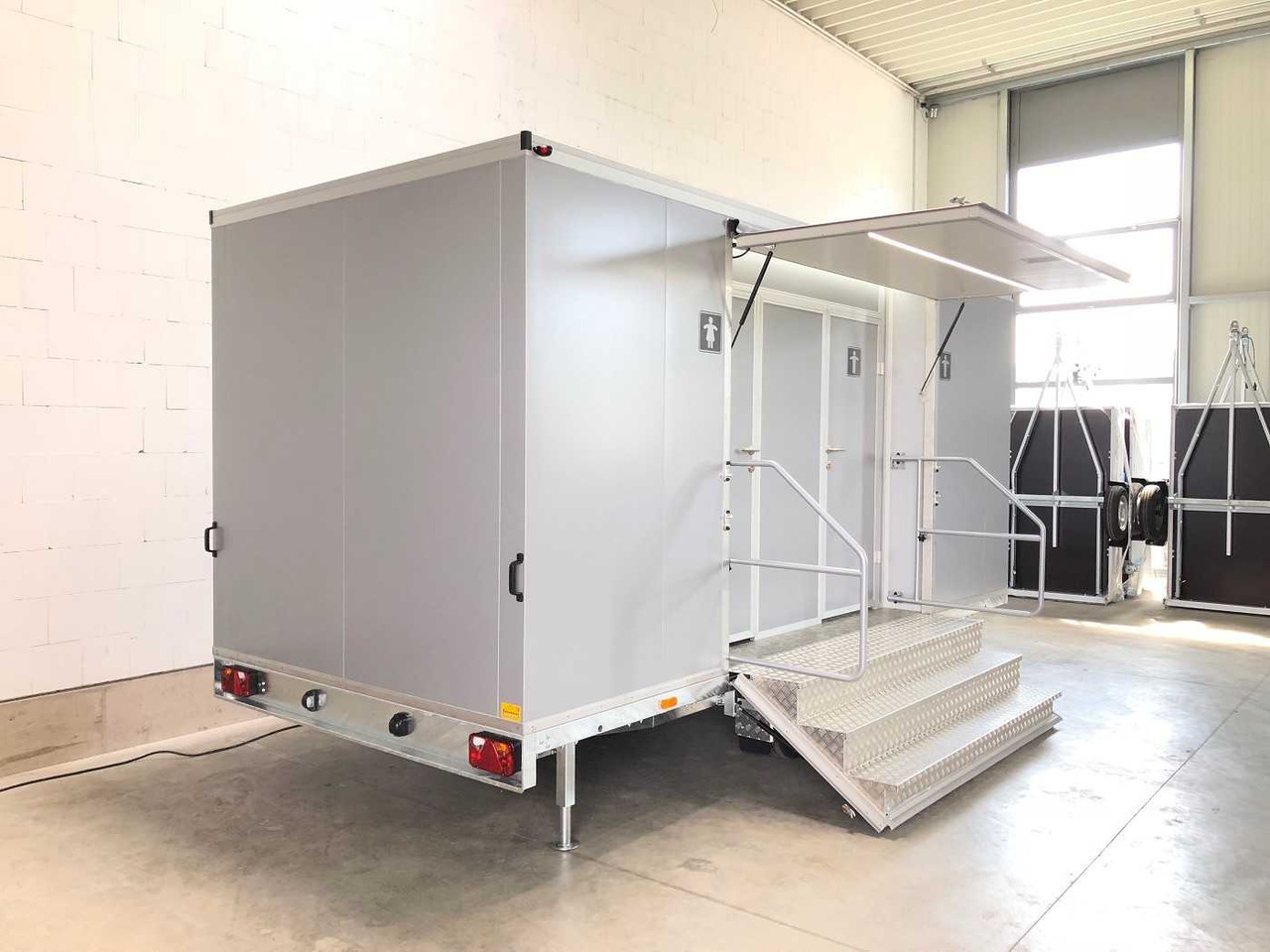 ROSEMEIER VE 3 Damen, 1 Herren, 4 Urinale Toilettenanhänger - Přívěs: obrázek 4 ROSEMEIER VE 3 Damen, 1 Herren, 4 Urinale Toilettenanhänger - Přívěs: obrázek 4