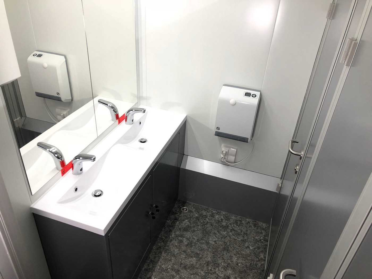 ROSEMEIER VE 3 Damen, 1 Herren, 4 Urinale Toilettenanhänger leasing ROSEMEIER VE 3 Damen, 1 Herren, 4 Urinale Toilettenanhänger: obrázek 30