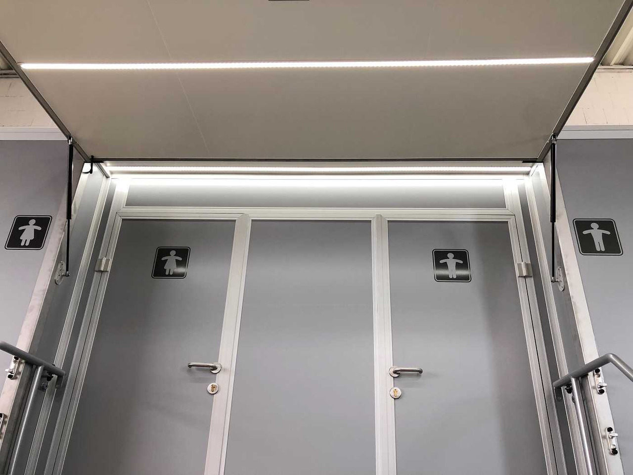 ROSEMEIER VE 3 Damen, 1 Herren, 4 Urinale Toilettenanhänger leasing ROSEMEIER VE 3 Damen, 1 Herren, 4 Urinale Toilettenanhänger: obrázek 11