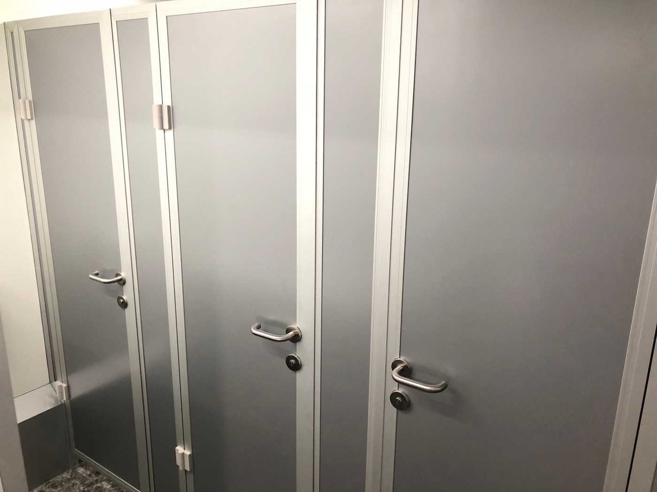 ROSEMEIER VE 3 Damen, 1 Herren, 4 Urinale Toilettenanhänger leasing ROSEMEIER VE 3 Damen, 1 Herren, 4 Urinale Toilettenanhänger: obrázek 23