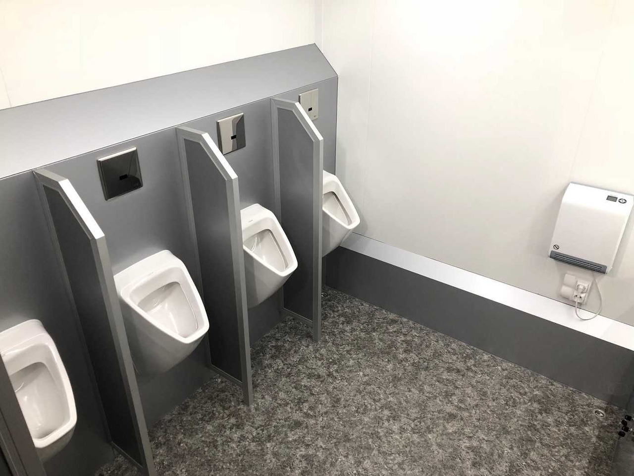 ROSEMEIER VE 3 Damen, 1 Herren, 4 Urinale Toilettenanhänger leasing ROSEMEIER VE 3 Damen, 1 Herren, 4 Urinale Toilettenanhänger: obrázek 24