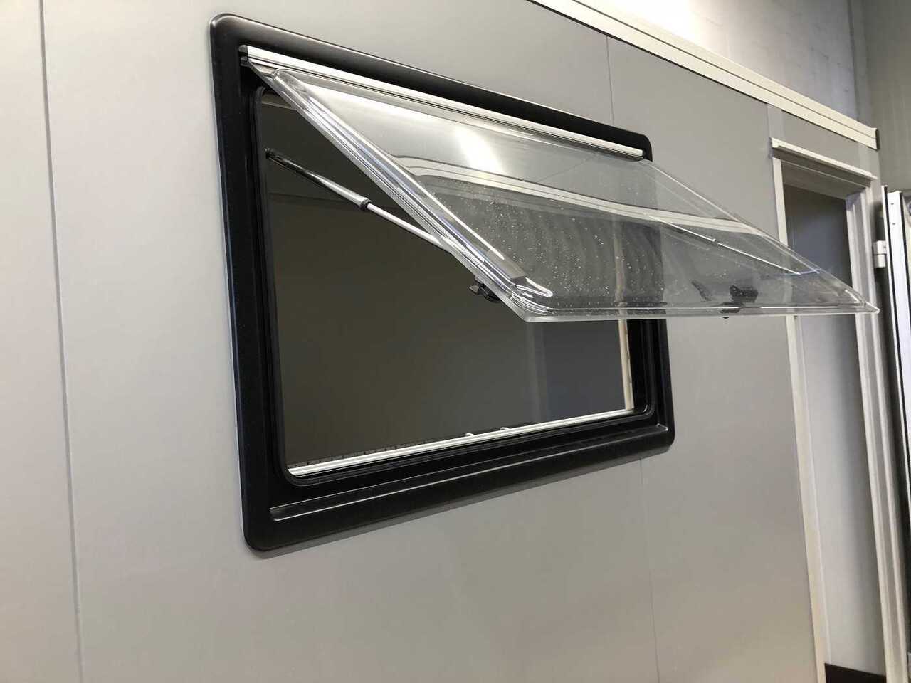 Nový Skříňový přívěs VEZEKO TK B 27.35 Rampe Tür Fenster Kofferanhänger: obrázek 18