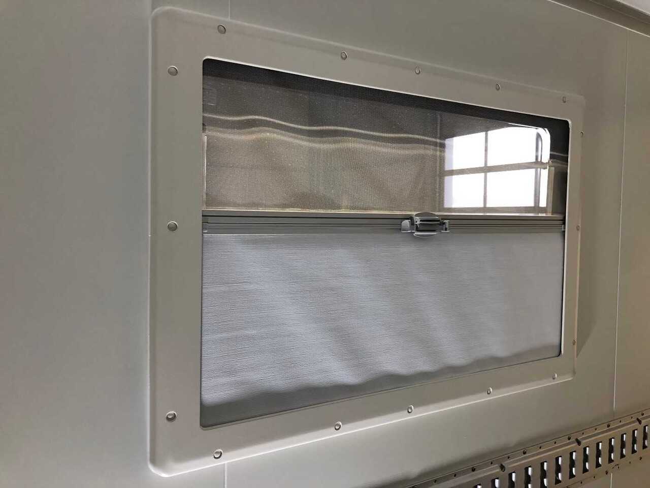 Nový Skříňový přívěs VEZEKO TK B 27.35 Rampe Tür Fenster Kofferanhänger: obrázek 22