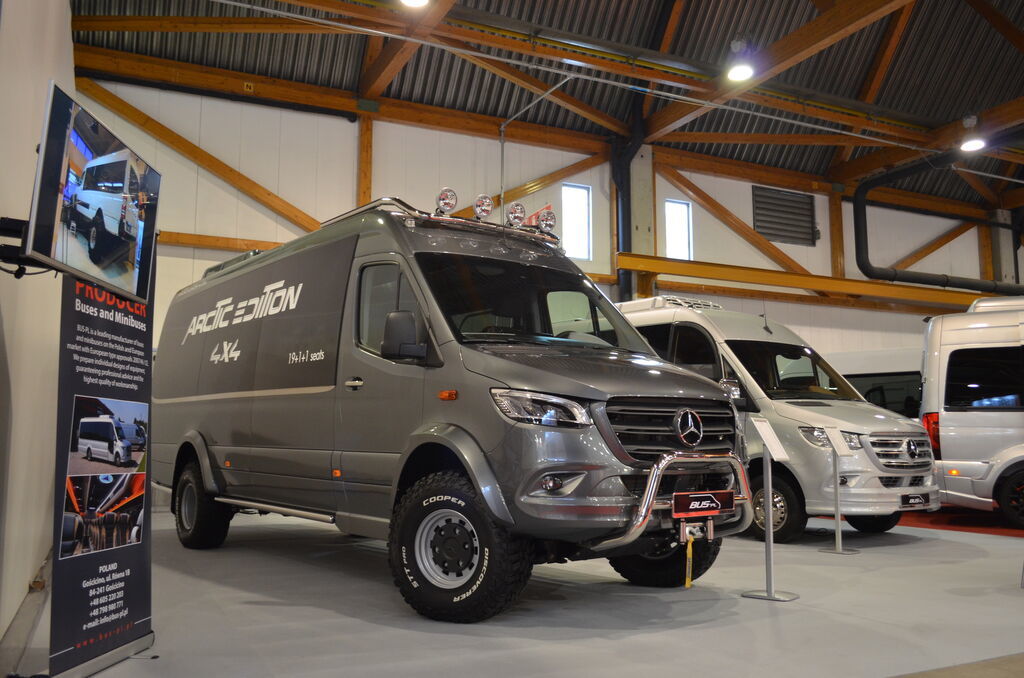 MERCEDES-BENZ Sprinter 519 4x4 high and low drive - Minibus, Mikrobus: obrázek 2 MERCEDES-BENZ Sprinter 519 4x4 high and low drive - Minibus, Mikrobus: obrázek 2