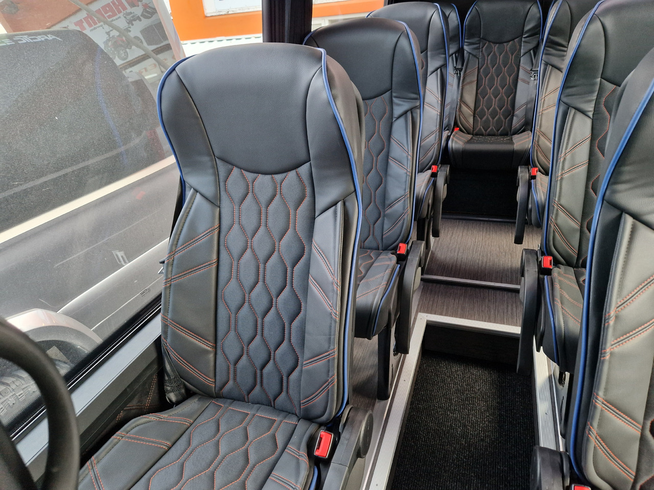 Nový Minibus, Mikrobus MERCEDES-BENZ Sprinter 519 4x4 high and low drive: obrázek 13