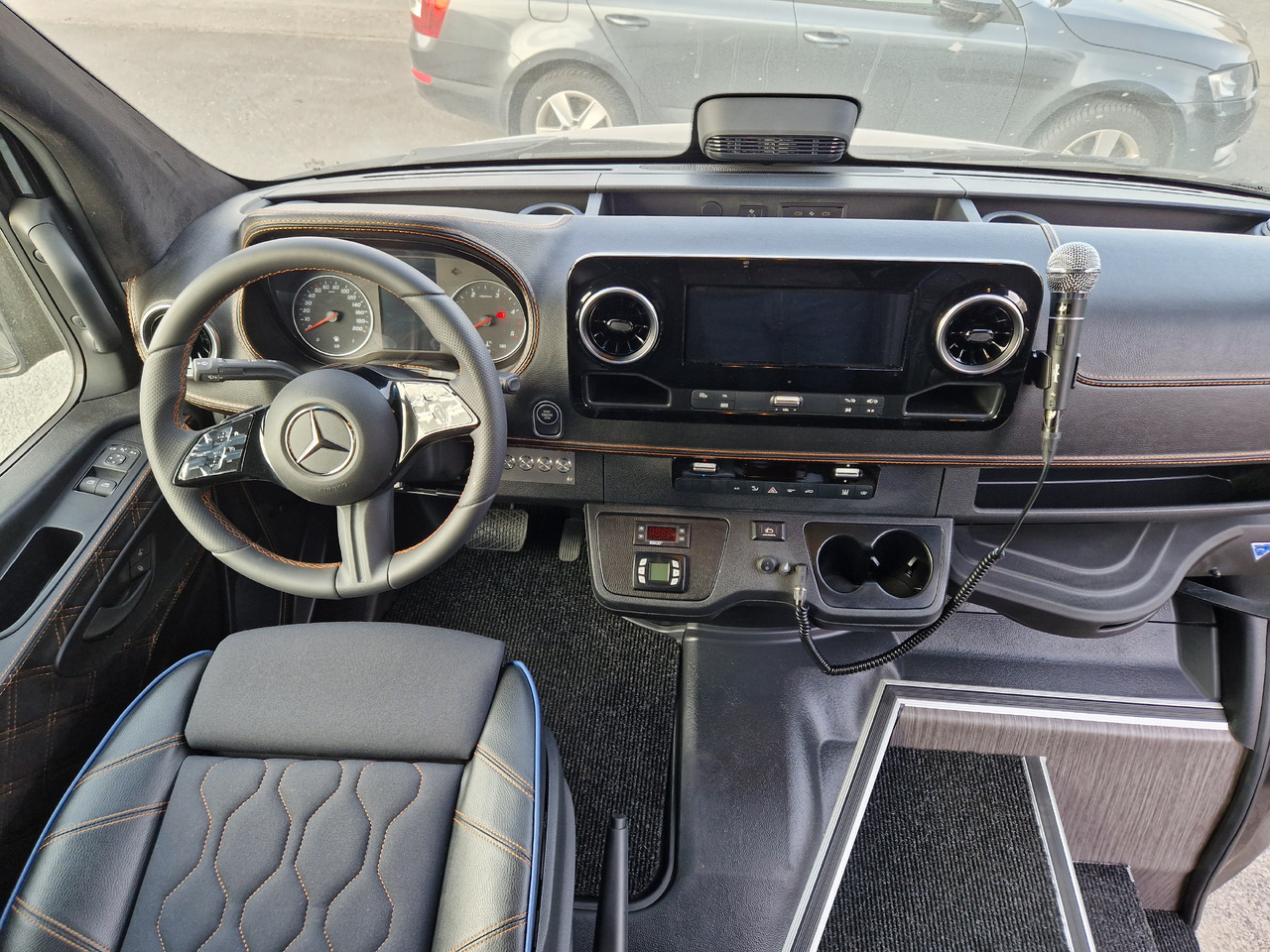 Nový Minibus, Mikrobus MERCEDES-BENZ Sprinter 519 4x4 high and low drive: obrázek 8