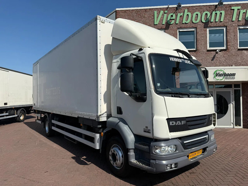 DAF LF 55.250 LF55-250 Box with lift / Manual gearbox Euro5 - Skříňový nákladní auto: obrázek 1 DAF LF 55.250 LF55-250 Box with lift / Manual gearbox Euro5 - Skříňový nákladní auto: obrázek 1