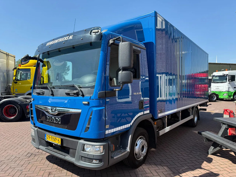 MAN TGL TGL 12.190 BL Koffer mit Ladebordwand Top Zustand !!!!!!!! - Skříňový nákladní auto: obrázek 2 MAN TGL TGL 12.190 BL Koffer mit Ladebordwand Top Zustand !!!!!!!! - Skříňový nákladní auto: obrázek 2
