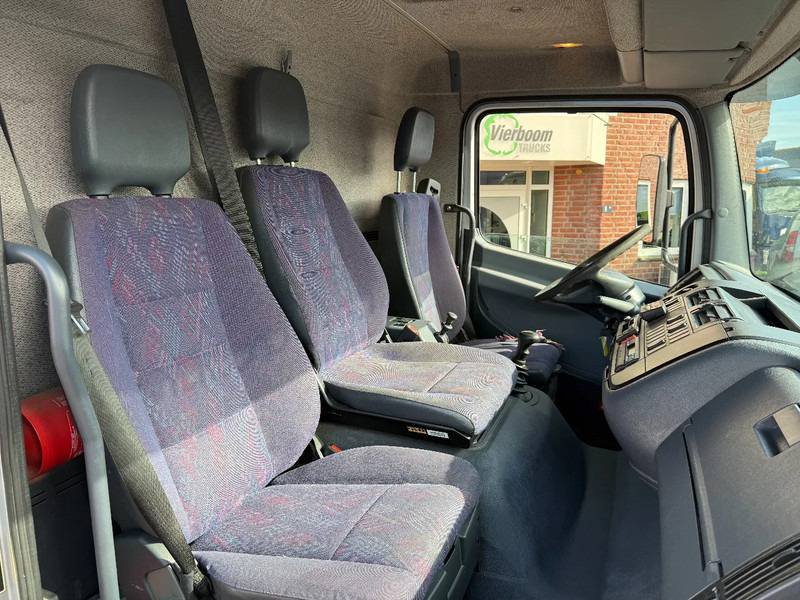 Mercedes-Benz Atego 1223 Atego 1223L Kuhlkoffer / Carrier Xarios 500 / Schatgetriebe / Klima / AHK - Chladírenský nákladní automobil: obrázek 4 Mercedes-Benz Atego 1223 Atego 1223L Kuhlkoffer / Carrier Xarios 500 / Schatgetriebe / Klima / AHK - Chladírenský nákladní automobil: obrázek 4