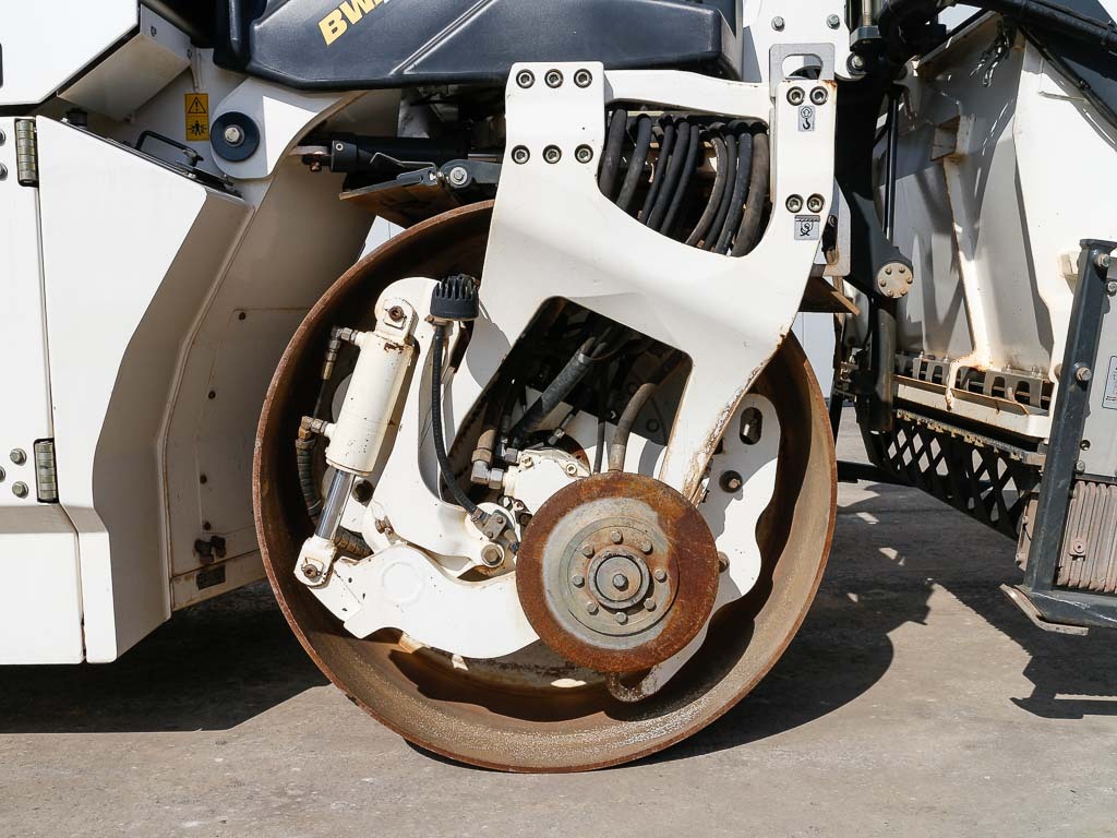 Silniční válec BOMAG BW 154 AP-4i AM: obrázek 9 Silniční válec BOMAG BW 154 AP-4i AM: obrázek 9