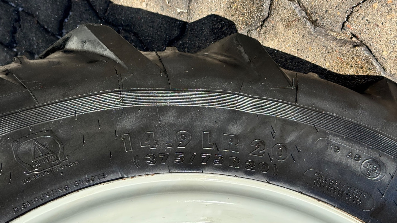 Steyr 4090 Kompakt - Traktor: obrázek 4 Steyr 4090 Kompakt - Traktor: obrázek 4