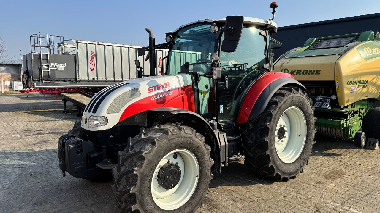 Steyr 4095 Kompakt Ecotech - Traktor: obrázek 1 Steyr 4095 Kompakt Ecotech - Traktor: obrázek 1