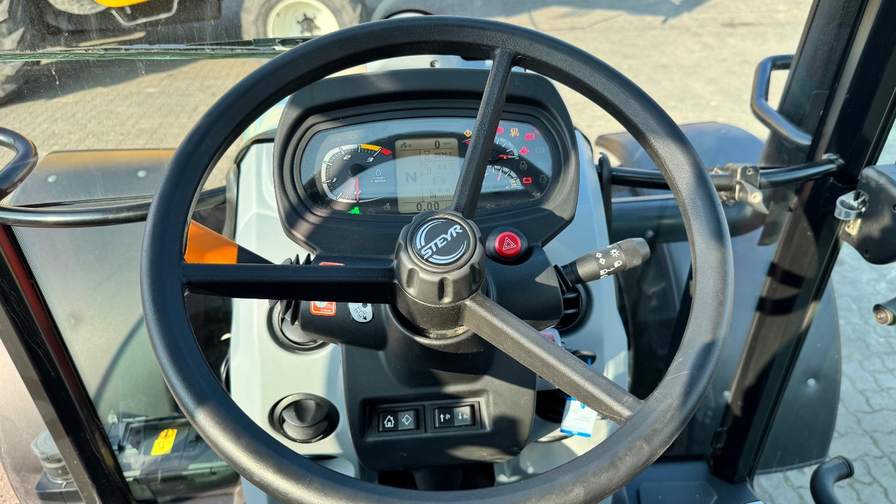 Steyr 4095 Kompakt Ecotech - Traktor: obrázek 5 Steyr 4095 Kompakt Ecotech - Traktor: obrázek 5