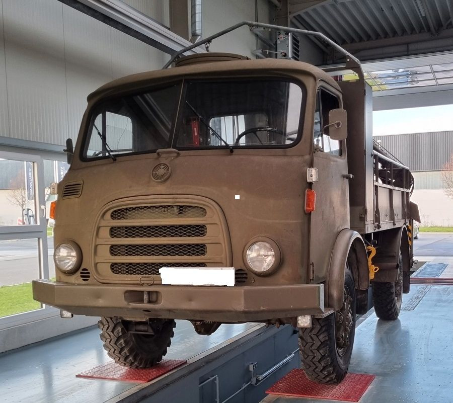 Steyr A 680 G Geländewagen - Nákladní automobil valníkový/ Plošinový, Auto s hydraulickou rukou: obrázek 1 Steyr A 680 G Geländewagen - Nákladní automobil valníkový/ Plošinový, Auto s hydraulickou rukou: obrázek 1
