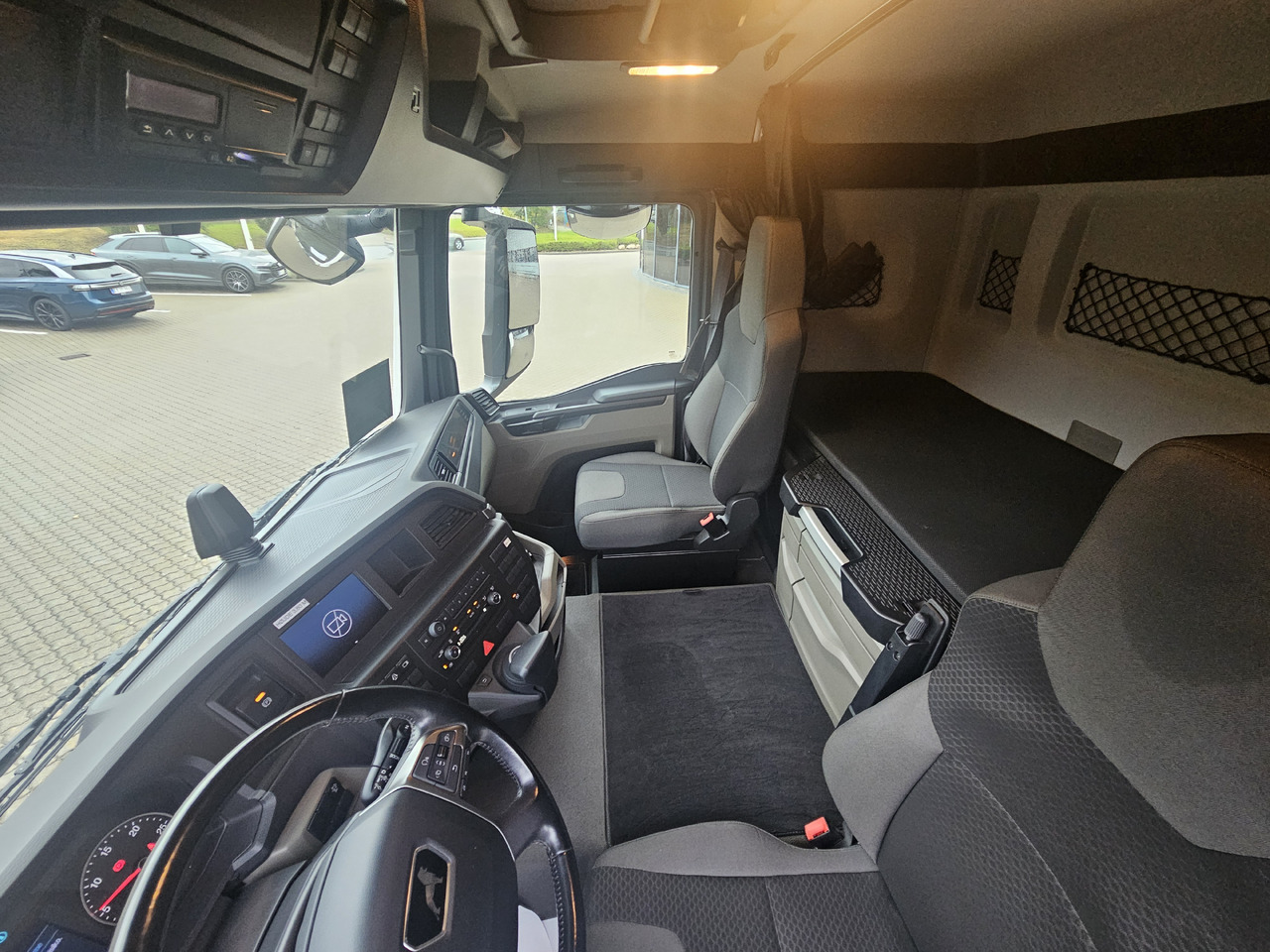 MAN TGL 12.250 - Plachtový nákladní auto: obrázek 4 MAN TGL 12.250 - Plachtový nákladní auto: obrázek 4