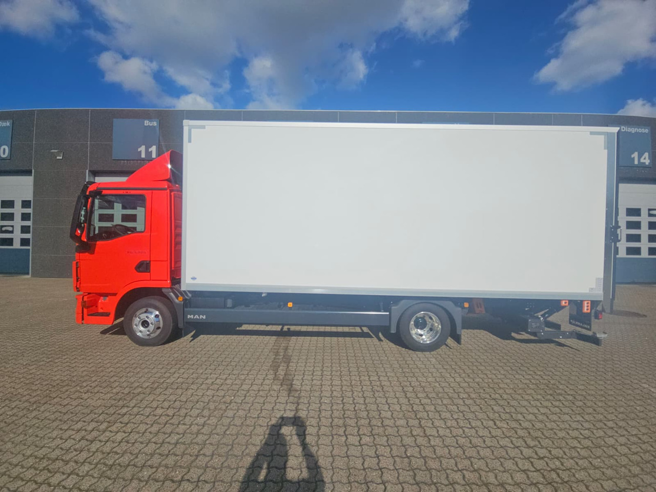 MAN TGL 8.220 - Skříňový nákladní auto: obrázek 3 MAN TGL 8.220 - Skříňový nákladní auto: obrázek 3