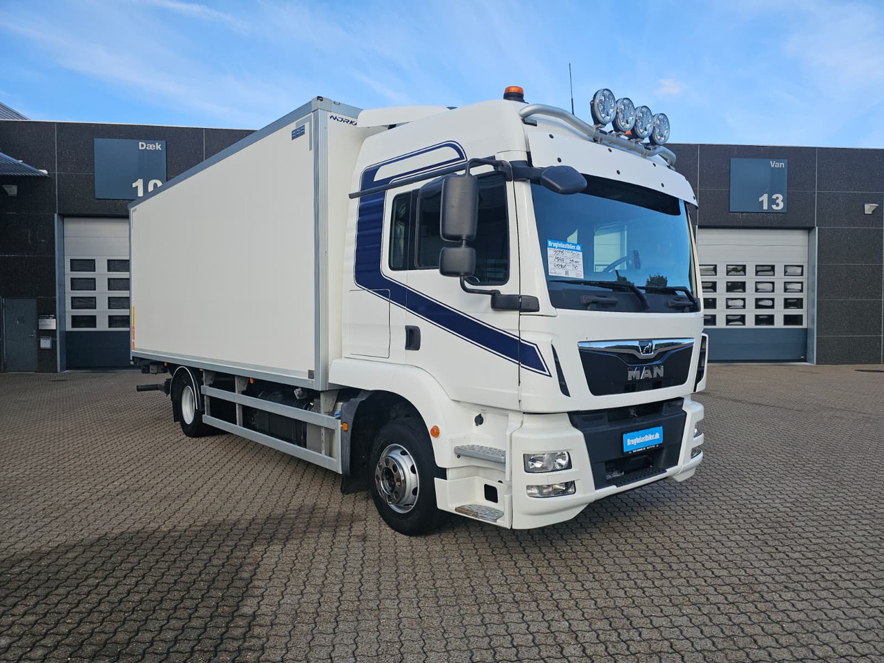 MAN TGM 15.290 - Skříňový nákladní auto: obrázek 2 MAN TGM 15.290 - Skříňový nákladní auto: obrázek 2