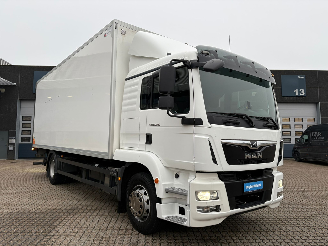 MAN TGM 18.290 - Skříňový nákladní auto: obrázek 2 MAN TGM 18.290 - Skříňový nákladní auto: obrázek 2