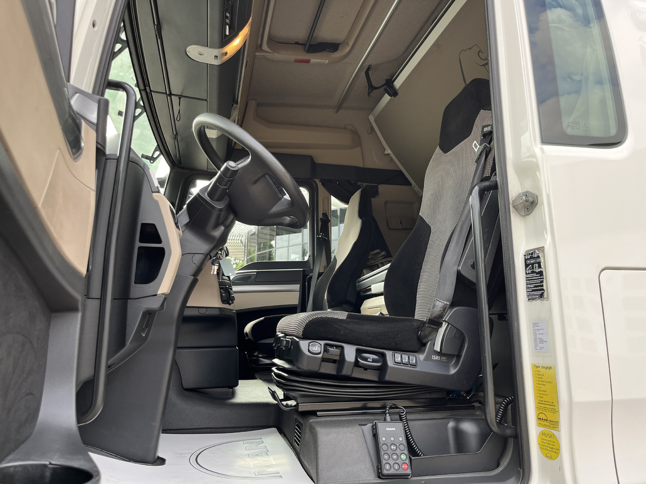MAN TGX 26.470 6x2-2 - Tahač: obrázek 5 MAN TGX 26.470 6x2-2 - Tahač: obrázek 5