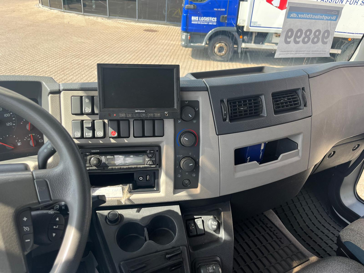 Volvo FL210 - Skříňový nákladní auto: obrázek 5 Volvo FL210 - Skříňový nákladní auto: obrázek 5