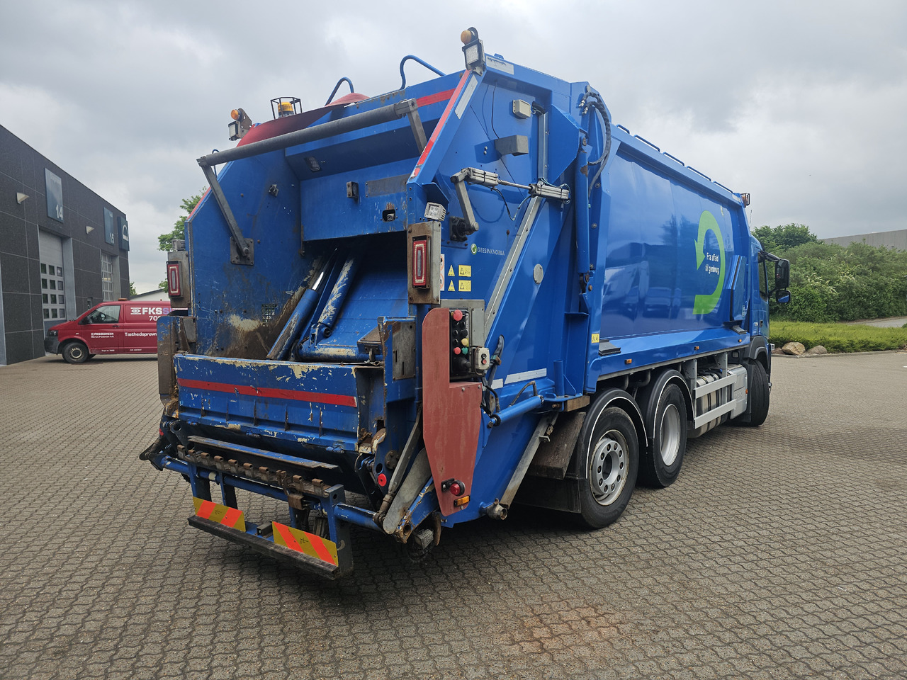 Volvo FM330 - Vůz na odvoz odpadků: obrázek 4 Volvo FM330 - Vůz na odvoz odpadků: obrázek 4
