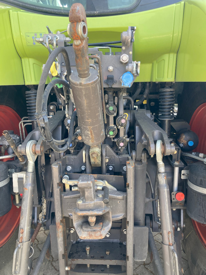 CLAAS Arion 650 CEBIS - Traktor: obrázek 4 CLAAS Arion 650 CEBIS - Traktor: obrázek 4